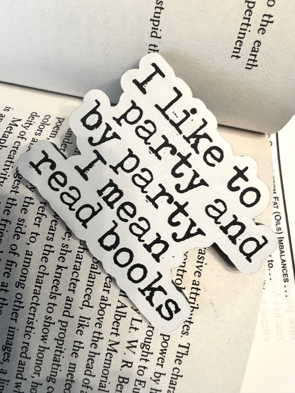 I like to Part Read Books Pin